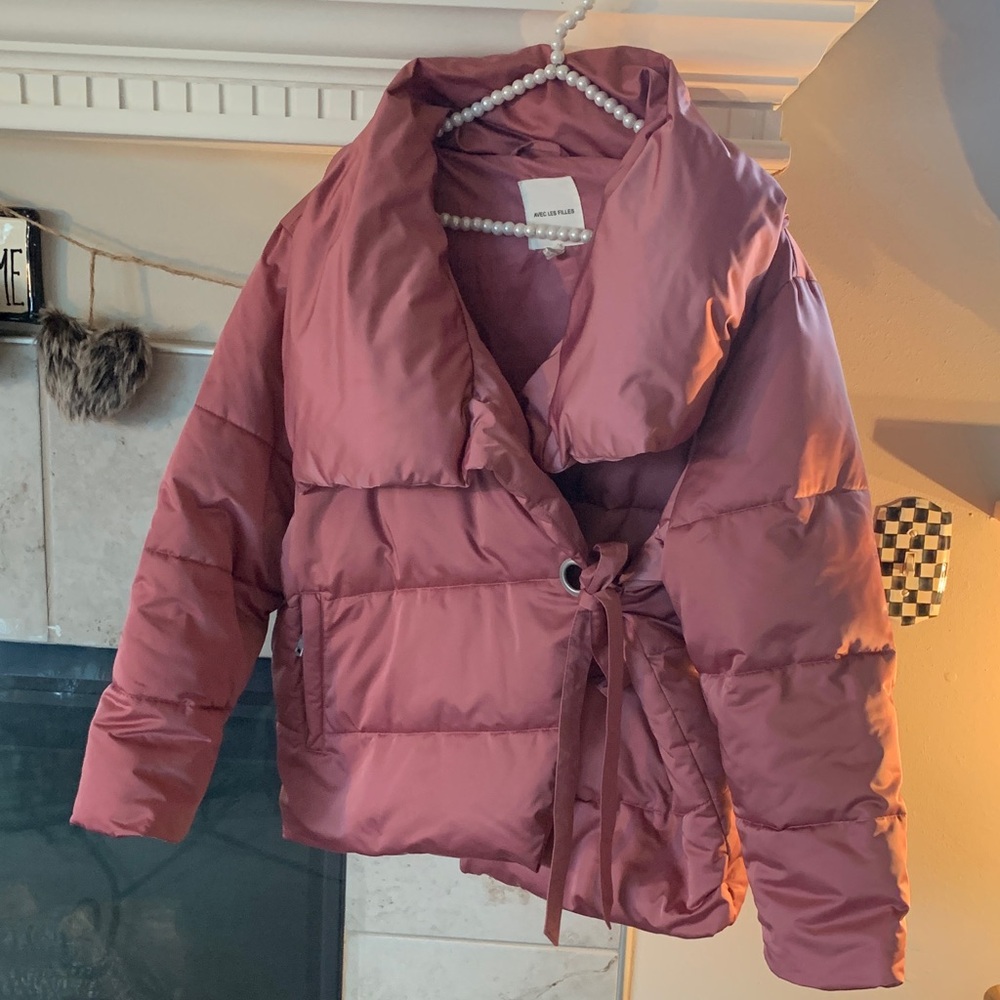 Avec Les Filles Puffer Jacket in Pretty Plum Color Size S. Can easily fit a M.